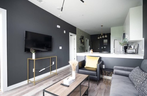 Old Fourth Ward Condo | ATL Downtown! New-Built! Roof-top balcony! City View!
