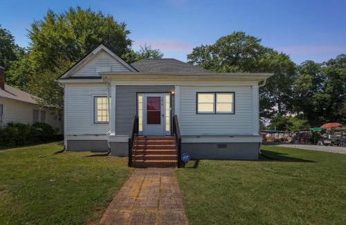 Jefferson Park House | ATL Home Close to Airport, Tyler Perry, Betline home