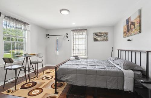 Jefferson Park House | ATL Home Close to Airport, Tyler Perry, Betline home
