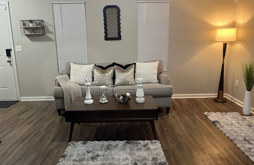Sandtown House | Atlanta hilltop getaway near downtown w/view
