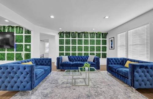 North Druid Hills House | Atlanta Ivy Manor Message Now for Summer Special