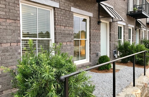 Lindridge-Martin Manor House | Atlanta's best kept secrect place, brings you peace.