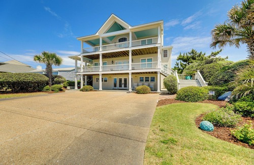 Atlantic Beach Apartment | Atlantic Beach Condo - Walk to Beaches!