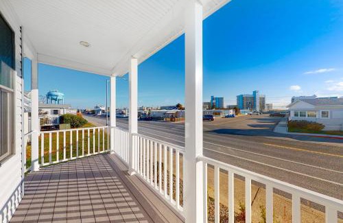 Montego Bay House | Atlantic Blvd 13314