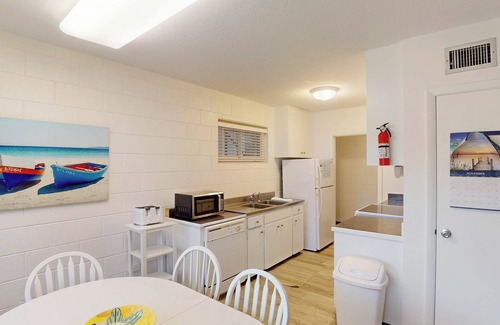 Jekyll Island Apartment | ATLANTIC BREEZE #4 2 bedrooms, 2 bathrooms