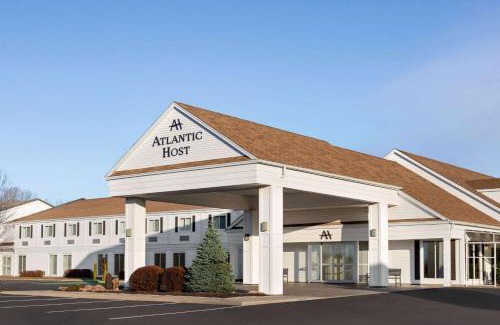 Bathurst Hotel | Atlantic Host Hotel, Trademark Collection by Wyndham
