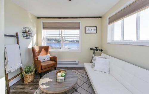 Port Dufferin House | Atlantic Shores Retreat