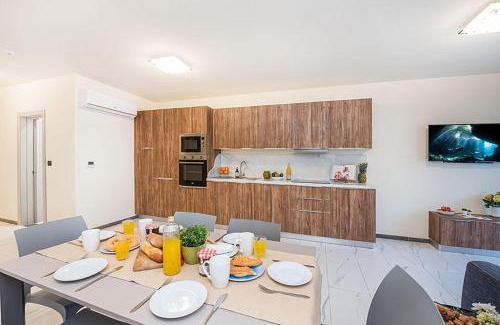 Marsalforn Apartment | Atlantis Holiday Suites