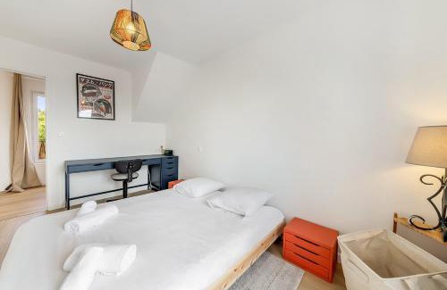 Le Rosais-La Flourie Apartment | ATLAS beautiful 2-Bed Apartment near the Sea