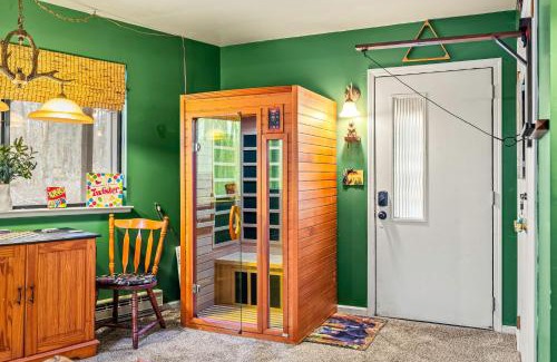 Locust Lake Village House | Atlas Point Lodge Sauna Fireplaces Kayaks Lakes Pet-Friendly Yard