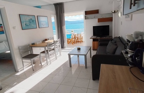 Loutraki-Agioi Theodoroi Apartment | Atlas - Unlimited Sea View Apartment