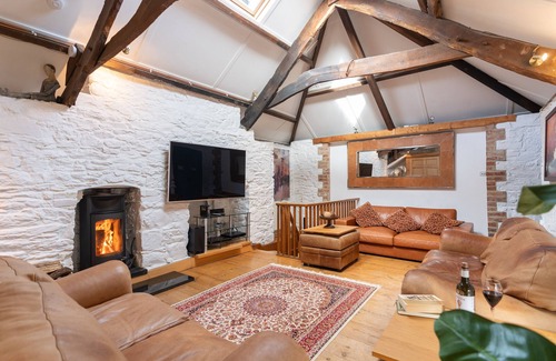 Ashburton Villa | Atmospheric 16th Century Merchants House