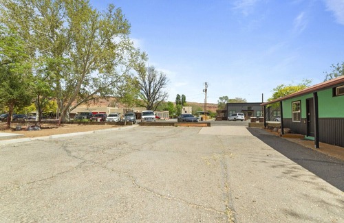 Moab Apartment | Atomic Motel #4 I Downtown I Historic I Trailer Parking