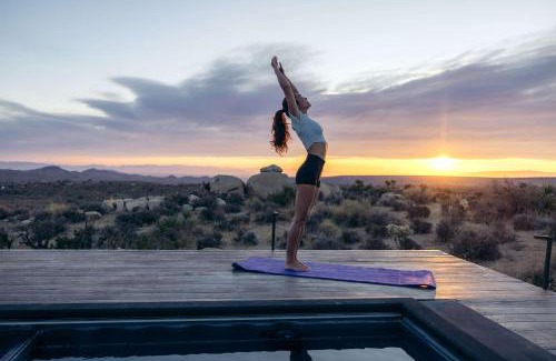 Pioneertown House | Atomic Ranch l Modern Pool Cabin Against 250 Acres