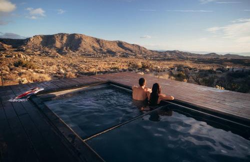 Pioneertown House | Atomic Ranch l Modern Pool Cabin Against 250 Acres
