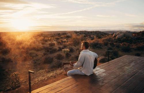 Pioneertown House | Atomic Ranch l Modern Pool Cabin Against 250 Acres