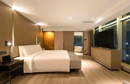 Jiang'an District Hotel | Atour Hotel Wuhan Hankou Financial Center
