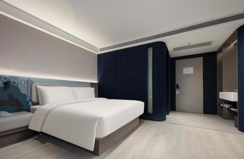 Downtown Hangzhou Hotel | Atour Light Hotel Hangzhou West Lake Lakeside Pedestrian Street