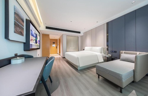 Baiyun Hotel | Atour X Hotel Guangzhou Baiyun International Airport Renhe Station