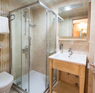 Altınyunus Mahallesi Apartment | Atrium Apart Otel