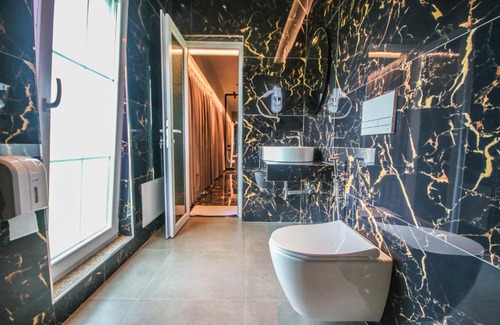Petrele Hotel | Atrium Hotel