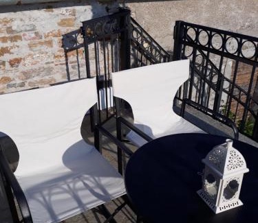 Kali Vrysi House | Atrium - Lafkos