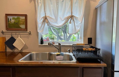Spring Hill House | Attached Private GuestHouse- Fenced Yard
