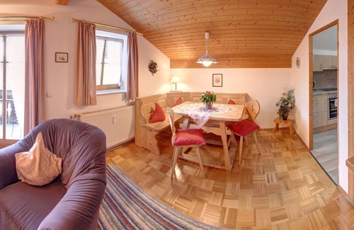 Inzell Apartment | Attic apartment Falkensee up to 4 persons, 60 sqm, 2 bedrooms, balcony, TV