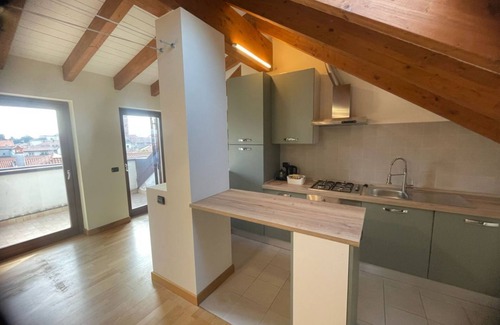 Seregno Apartment | Attic apartment in the centre of Seregno (ORCHIDEA APARTMENT)