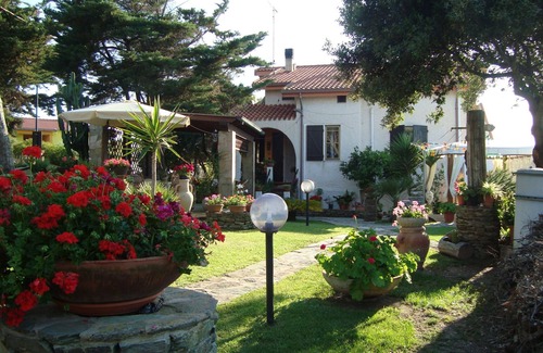 Biancareddu Apartment | Attic family apartment surrounded by nature, 2 minutes from the sea.