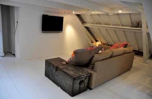 Zandvoort Apartment | Attic Room Judy's