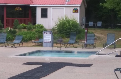 Bartlett Apartment | Attitash Resort * RENOVATED Condo sleeps 6 * New Hampshire - White Mountains