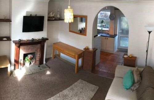 Fakenham House | Attractive 2 bed cottage in Hempton Fakenham
