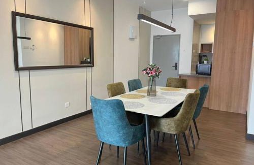 Kajang Apartment | Attractive 3 Bedroom Condo with Pool-D Raudhah Homestay