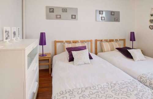 Isigny-sur-Mer Cottage | Attractive Apartment in Isigny-sur-Mer