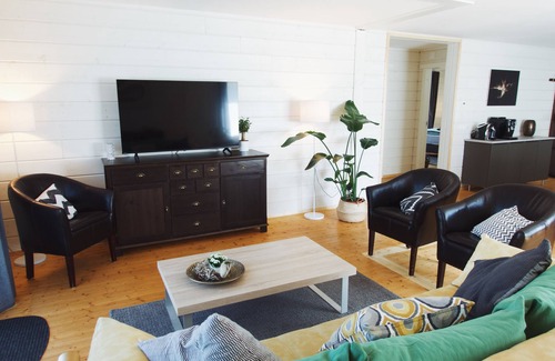 Kaiserslautern Apartment | Attractive apartment on the outskirts with good connections to the city and highway.
