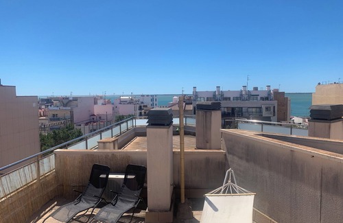L'Ampolla Apartment | Attractive apartment with balcony and roof terrace