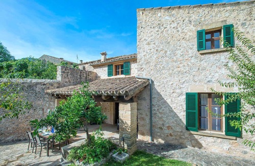 Pollensa Villa | Attractive Countryside Retreat, Idyllic Location, Superb Views, A/C, Private Pool close to Pollenca