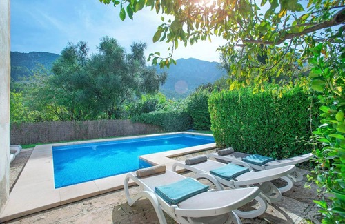Pollensa Villa | Attractive Countryside Retreat, Idyllic Location, Superb Views, A/C, Private Pool close to Pollenca
