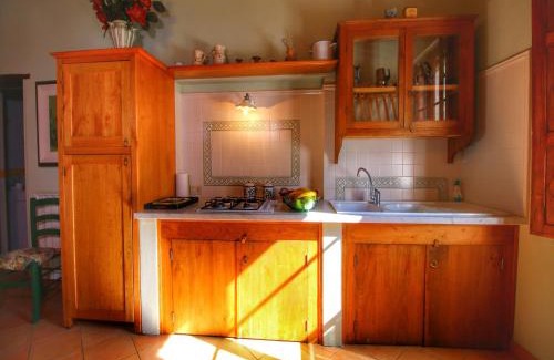 Vergelle House | Attractive Farmhouse in Montalcino with Terrace
