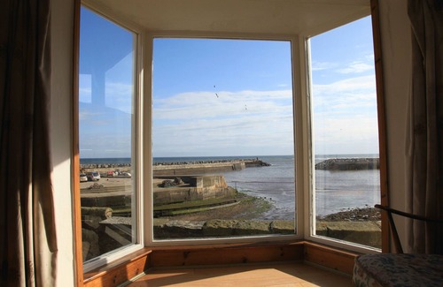 Staithes Cottage | Attractive Georgian Cottage On Harbour Front With Wonderful Sea Views