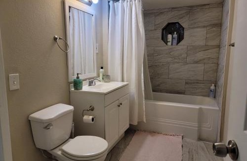 Milton House | Attractive house in the center of Milton