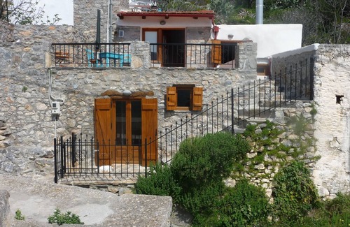Kounelion House | Attractive renovated stone house with stunning countryside views