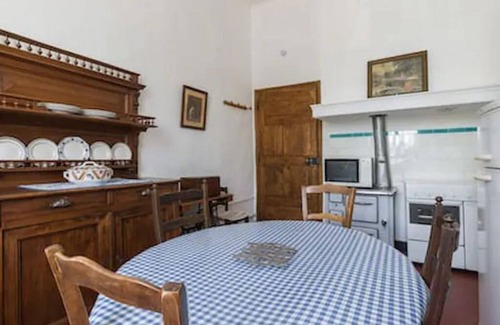 Villeneuve-les-Avignon House | Atypical gite in convent 4 pers. garden