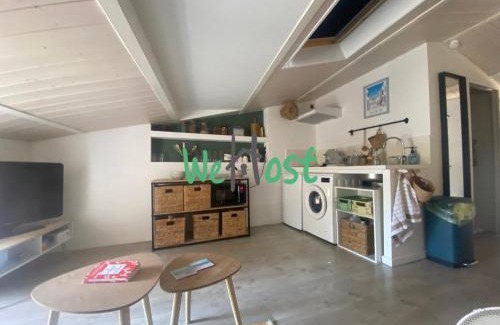 La Rochelle City Centre Apartment | Atypical studio central