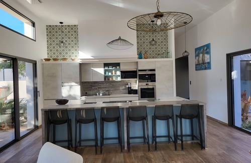 Lezignan-la-Cebe House | ATYPICAL VILLA WITH POOL