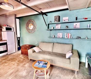 Saint-Lambert Apartment | Atypique et Charmant Nid Urbain