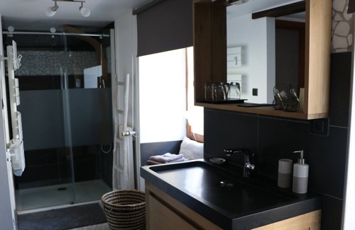 Gunsbach House | Au 1608