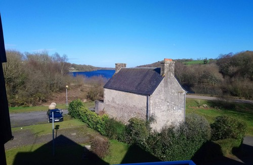 Guerlesquin House | Au Bord du lac du Guic, Proche de la mer