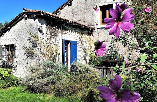 Bouteilles-Saint-Sebastien House | au bout du chemin